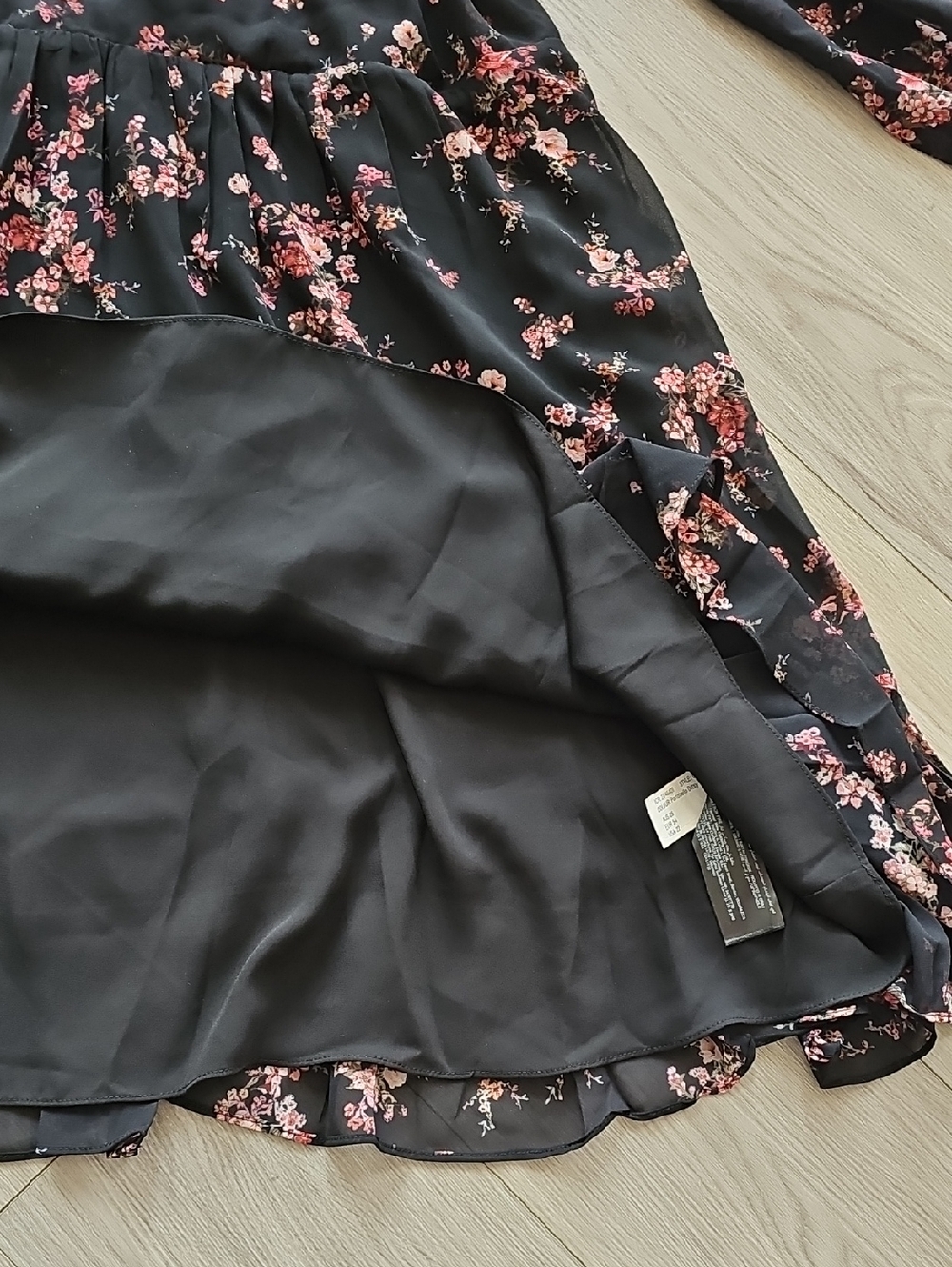 Ever New Curve Sheer Blouson Sleeve Floral V Neck Tiered Midi Dress, size 22 - Picture 6 of 14